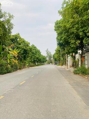 BÁN gấp lô đất đẹp cụm kinh tế Đồng Tâm, Trần Doãn Hựu, Vĩnh Yên 100m mt5m sẵn sổ 2,7 tỷ 0988296228