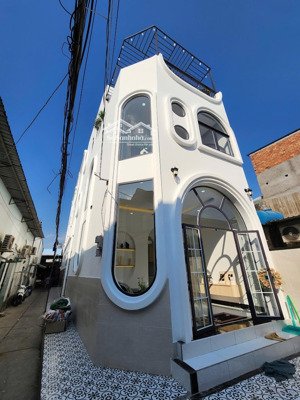 giáp tên lửa- bà hom q6-ngang 5 hiếm, thiết kế hiện đại-3 phòng ngủ ,sổ hoàn công đủ, hỗ trợ vay nh