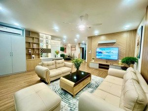 cần bán căn hộ iris garden, 135m2, 3pn, full đồ, view ngắm pháo hoa svđ, sổ đỏ,11.4 tỷ bao thuế phí