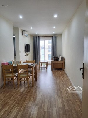 cho thuê căn hộ city gate, căn 2 phòng ngủ có sẵn nội thất giá 8.5 triệu/tháng. lh châu