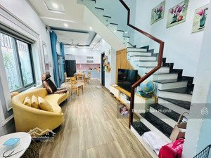 nhà đẹp 3 tầng - hoàng diệu 2 ngang 5.3m hxh thông chỉ 7 tỷ nhỉnh - 4pn 4wc ngay nhà hàng biển