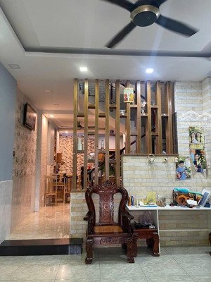 nhà khu tên lửa dt: 4.5x15m trệt 2 lầu kiên cố btct, giá: 7tỷ6 thương lượng thiện chí