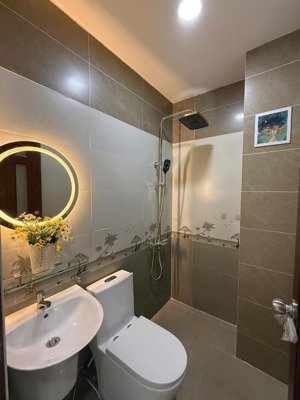 nhà mặt tiền bình đông, đối diện sông tuyệt đẹp, view triệu đô