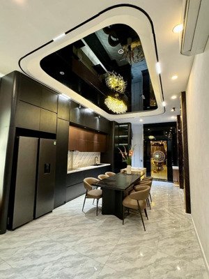 chủ cần bán hạ 1 tỷ bán gấp nhà chùa bộc phân lô ôtô 20m ra phố 58m , 5 tầng , mt 5,2m . giá 15,7ty