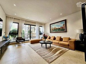 cần cho thuê nhà tại trần quang diệu, 60m*4 tầng, ô tô đỗ cửa. gía thuê: 25 triệu/tháng