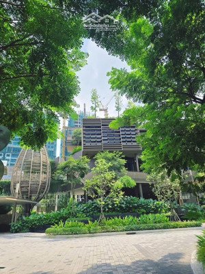 cần bán nhà phố trong khu biệt thự triệu đô the orchard. giá 9,8 tỷ/căn. liên hệ cẩm tú 