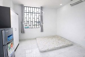 cho thuê căn hộ ở quốc lộ 13, bình thạnh,gần hutech , gtvt , uef , sát cạnh đường ung văn khiêm