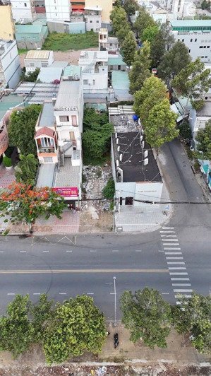 bán nền mặt tiền đường lê lợi đối diện sân vận động cần thơ , vị trí đẹp tiềm năng