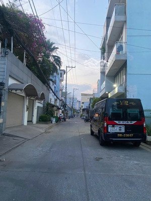 4 tầng ô tô ngủ nhà, lý phục man, dt hiếm có 125m2 7x15m, nở hậu, chỉ 9 tỷ