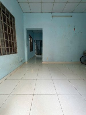 nhà hẻm nhựa thông huỳnh thị hai q12 dt 4x20m có gác rộng