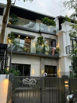 siêu phẩm ! cho thuê biệt thự liền kề trung tâm phú mỹ hưng 4pn nội thất hiện đại . vào ở ngay