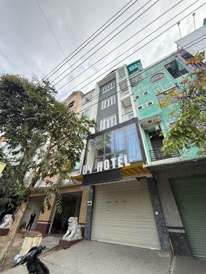 bán nhà 6 tầng có thang máy mặt tiền võ nguyên giáp gần cổng kdc 586 , có 12 phòng wc riêng