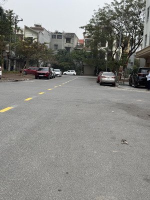 gấp 93m mặt tiền 4,5m đất phân lô phường kinh bắc, kinh doanh view thoáng, dân đông