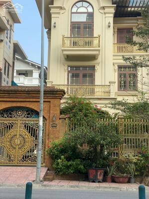 Cho thuê biệt thự view thoáng KĐT Mỹ Đình 2. DT 200m XD 110m x 4 tầng, mt 12m. Giá 40tr.