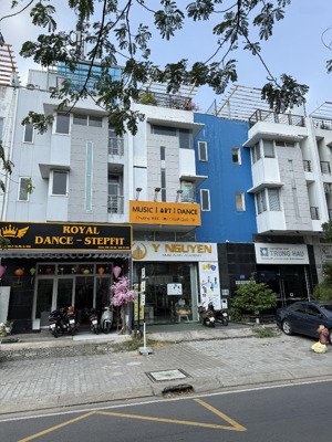 bán nhà mặt tiền hoàng quốc việt quận 7 - liền kề phú mỹ hưng 1 trệt 3 lầu cho thuê 48triệu/tháng