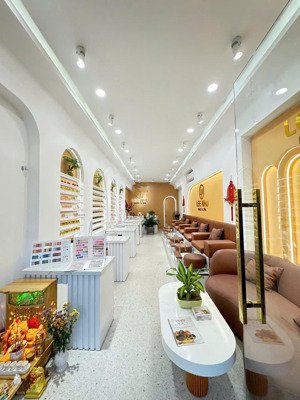 [ nhà 2 tầng _mặt tiền nguyễn thị minh khai ] cách biển trần phú: 1km. giá: 13 tỷ