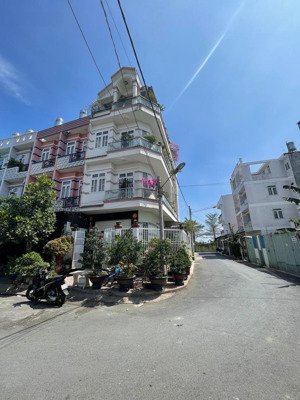 nhơn đức - giáp khải hoàn land, nhà lô góc 94m2, hẻm xe tải quay đầu. giá 8.9 tỷ