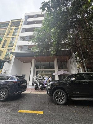 ngang 14m 8 lầu 1800m2 mới xây ngay hồ xuân hương