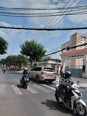 nhà 3 tầng- mặt tiền kinh doanh, đường số 11,linh xuân, thủ đức- dt 61m2- shr hoàn công