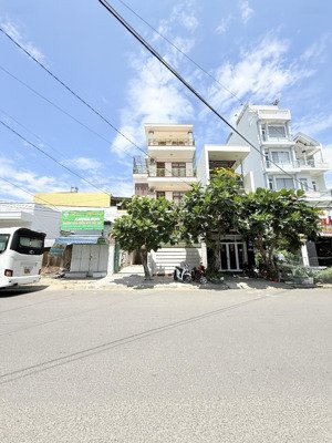 cần bán nhà 4 tầng khu hòn sện ngang 8m