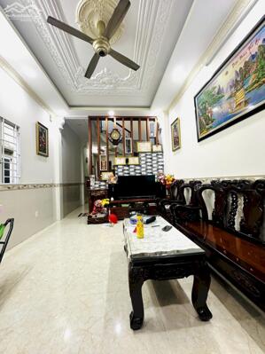  7.9 TỶ CÓ GARA Ô TÔ + 6 PHÒNG – MẶT TIỀN 10M Q12 – KINH DOANH ĐỈNH 