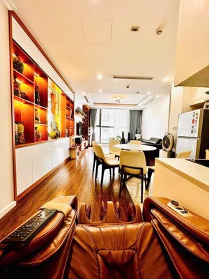 căn góc 2 mặt thoáng, full tiện ích giặt là, bể bơi, spa gym, siêu thị, làm đẹp vv