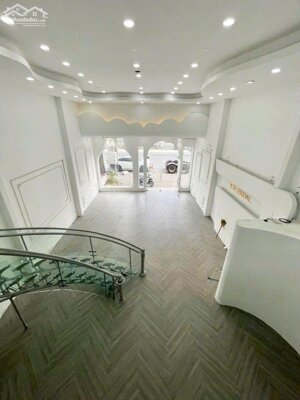 Cho thuê nhà mặt tiền đường 3/2 cần thơ ngang gần 8m giá 50 triệu