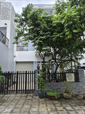 Biệt thự gần công viên chính khu dân cư Gia Hoà hướng ĐN