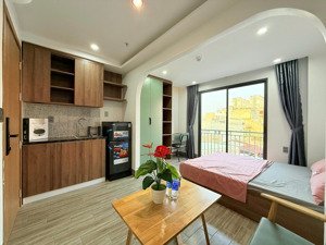 2 phòng cuối căn hộ studio ban công view kính _ ngay sát khu phần mềm quang trung