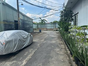 chính chủ người gửi bán đất q12. khu dân trí cao. tiện xây căn hộ dịch vụ, nhà xưởng, nhà cao tầng