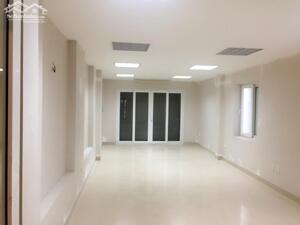 Cho thuê MBKD Đê La Thành 120m2 x 2 tầng Spa, Showrom vào được ngay