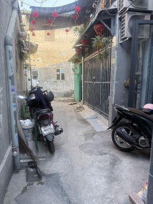cần bán căn nhà hẻm thông đường tô ngọc vân, ngay cạnh chợ thủ đức tiện ích đầy đủ