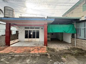 bán đất tặng nhà cấp 4 ở hẻm lý thường kiêt, dĩ an. dt 140m. ngang 10m. đường rộng ô tô vào được