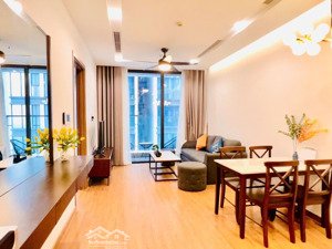 tôi cần cho thuê căn hộ 2pn2wc tại chung cư vinhomes metropolis liễu giai