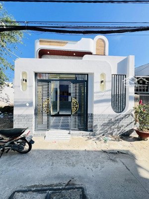 bán cắt lỗ nhà cấp 4 - 82,8m² - gần chợ bình chánh - giá 735 triệu