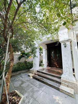 cho thuê biệt thự song lập hoàn thiện đẹp có thang máy tại vinhomes riverside