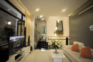 định cư bán gấp nhà xe hơi q5, biệt thự, villa ngang 8,8m dài 28m, hạ giá gấp chỉ còn 30 tỷ bớt lộc