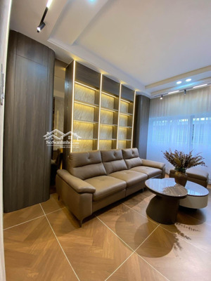 nhà giá rẻ quận 7 chỉ nhỉnh 7 tỷ dòng tiền 240 triệu/năm