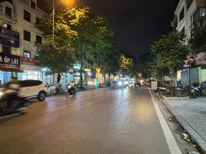 19 tỷ giảm 2 tỷ mặt phố la casta văn phú -- kinh doanh đỉnh -- hoàn thiện đẹp -- siêu hiếm