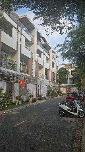 nhà cho thuê khu vip 295 tân kỳ tân quý. dt 5x20m 2 lầu giá 25tr /1 tháng