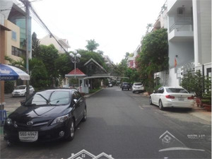 bán nhà hxh đường trương định quận 3,dt 4.65x16,75m