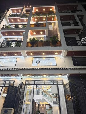 bán nhà 5 tầng đường 8m gần chợ lạc quang đông hưng thuận