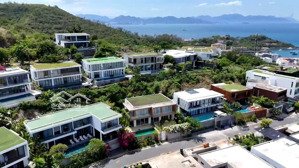 biệt thự anh nguyễn nha trang. view biển siêu đỉnh. nội thất cực xịn. sổ hồng lâu dài. giá 55 tỷ.