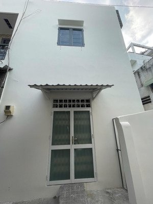 cho thuê nhà nguyên căn + gác - p1, q11