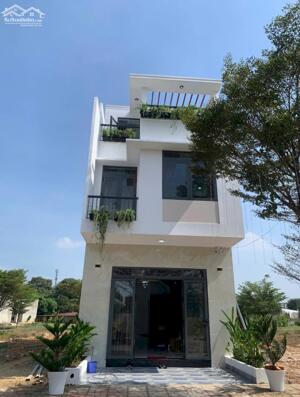 Cần bán nhà 1 trệt 2 lầu ngay vòng xoay Kim Hằng 2 tỷ