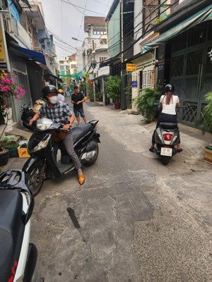 bán nhà riêng tại đường tây thạnh phường tây thạnh, 4 tỷ, 33.5 m2, 1 trệt 1 lầu 2pn, 2wc,đường oto