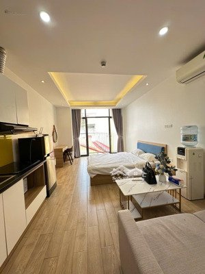 cho thuê căn hộ siêu đẹp ngay sát hồ tây, full nội thất siêu rộng 35m2, 172 lạc long quân