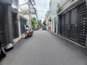 giảm 800 triệu! hxh cực đẹp đoàn thị điểm, 4x13m, cấp 4, tiện xây lại, sát mặt tiền, chỉ 12 tỷ tl