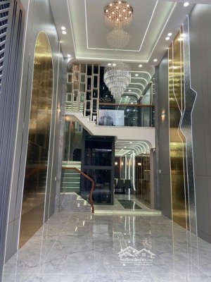 nhà 4x18m đường 8m, 5 tầng có thang máy gần lâm thị hố trung mỹ tây