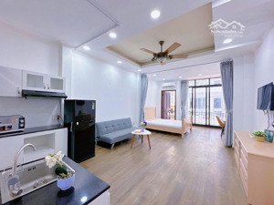 cho thuê chdv studio ban công full nội thất, đầy đủ tiện nghi đường khánh hội q4 gần q1/cầu kênh tẻ